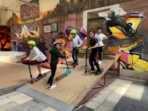 Ausflug in die Skaterhalle (Bild vergrößern)
