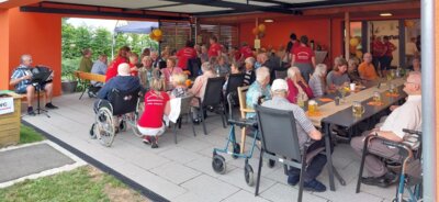 Meldung: Sommerfest in der Tagesoase Traudl für die Patienten der Diakoniestation Regnitzlosau und die Gäste der Tagespflege