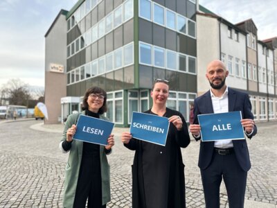 Foto zur Meldung: Lesen und Schreiben für alle – Volkshochschule mit neuem Angebot für die Menschen in OSL