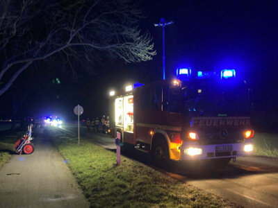 Einsatz: Verkehrsunfall / Pkw in Graben