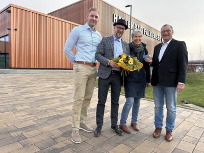 Hallenbad Falkensee knackt neue Besuchermarke - Bürgermeister begrüßt 100.000 Besucherin