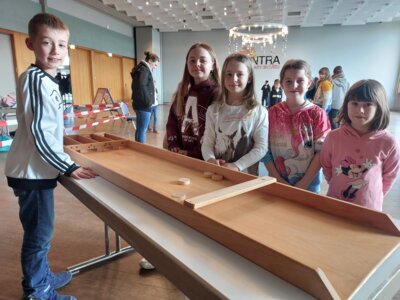 Viel Spaß hatten die Kinder beim Winterspielplatz im Sontraer Bürgerhaus (Bild vergrößern)