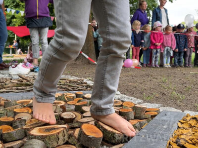 Ein Tastpfad im Garten der Kita Tausendfüßler war eines der Projekte aus dem Bürgerhaushalt 2024. Foto: Stadt Pritzwalk (Bild vergrößern)