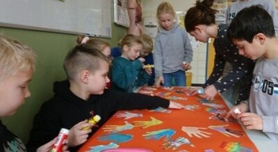 Einblicke in den Religionsunterricht der Klasse 3b: (Bild vergrößern)