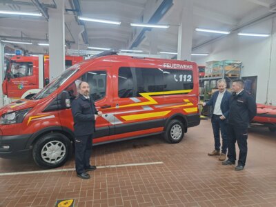 Meldung: Übergabe neuer Mannschaftstransportwagen an die Breitunger Feuerwehr