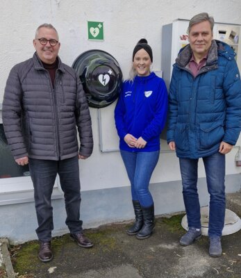 Bild von links: Erster Bürgermeister Stefan Busch, 1. Vorstand Isabell Kirschner und Dr. Stefan Richter (Bild vergrößern)