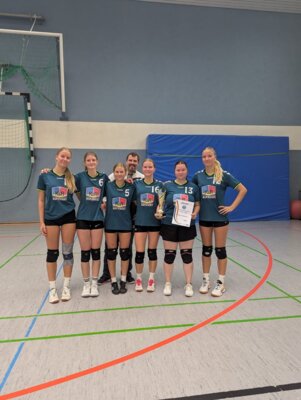 2. Damen Volleyball-Mannschaft gewinnt Landesklassenpokal des VMV 2024 (Bild vergrößern)