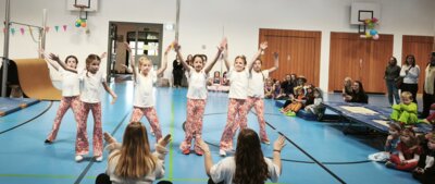 Erster Faschingsauftritt Magic Girls