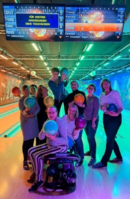 Bowling / Biker Bienen (Bild vergrößern)