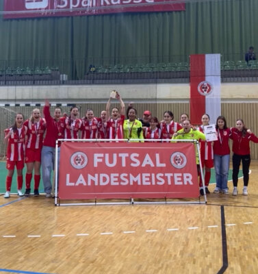 Spannung bis zum Schluss - FC Energie Cottbus gewinnt B-Juniorinnen HLM (Bild vergrößern)