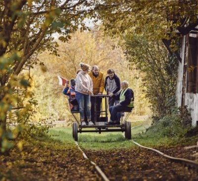 Verschenken Sie ein unvergessliches Erlebnis – Draisinenfahrt auf der Aartalbahn (Bild vergrößern)