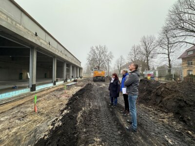 20250206_Baustellenrundgang Neubau Rettungswache Lauchhammer_Landkreis OSL Nora Bielitz (1)_web.JPG (Bild vergrößern)