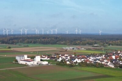 Windräder bei Seuversholz (Bild vergrößern)