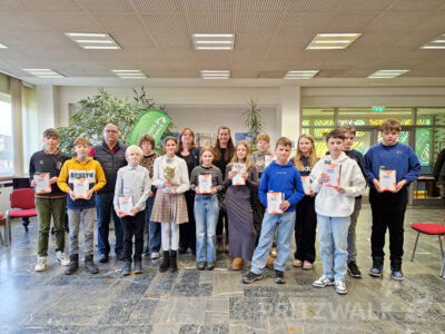 Die besten Vorleser und Vorleserinnen aus dem Landkreis Prignitz waren in der Pritzwalker Bibliothek zu Gast. Foto: Stadt Pritzwalk (Bild vergrößern)