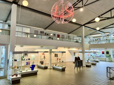 Volkshochschule Region Kassel: Sommersemester-Start 2025 im Glasmuseum Immenhausen (Bild vergrößern)