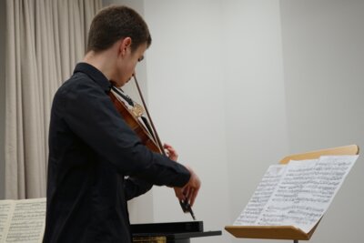Ari Schüler beim Auftritt am 14.01.2025 mit seinem Wettbewerbsprogramm