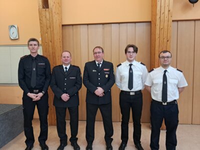 v.l.n.r.: Kreisbrandmeister Christian Mende, Gemeindebrandmeister Marcel Beck, Wehrführer und Bürgermeister Ralf Galus, Kamerad Lukas Olschewski, Jugendwart Kevin Große