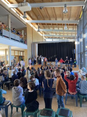 Meldung: Theaterstück der Klasse 3c
