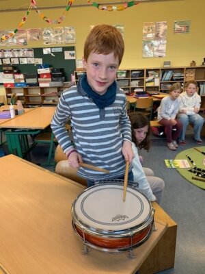 Meldung: Instrumentenkunde Trommel Musik KL.4