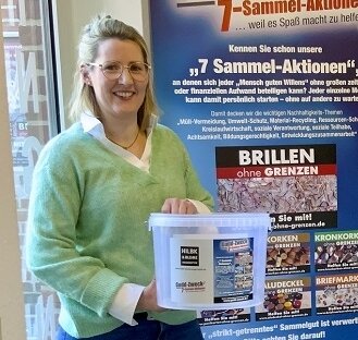 Das Team von HILBK & BLOME AUGENOPTIK in TELGTE setzt das Hilfs-Projekt "Gudd-Zweck-7-Sammel-Aktionen" vorbildlich im eigenen Wirkungsbereich um. (Bild vergrößern)