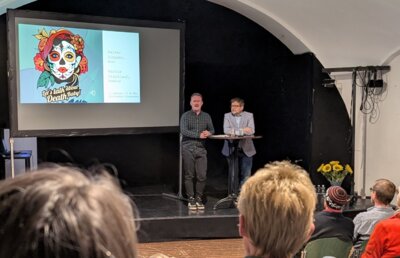 Auftaktveranstaltung "Let's talk about death, baby!" anlässlich des Jubiläums der Ambulanten Palliativversorgung NETZWERK HOSPIZ Südostbayern (Bild vergrößern)