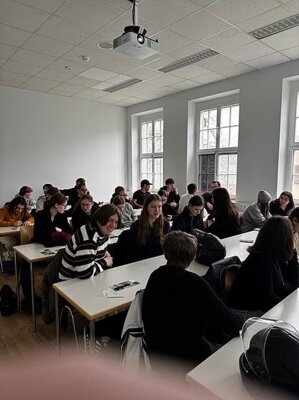 Hochschulbesuch der MSS 12 am 27.01.2025 (Bild vergr&ouml;&szlig;ern)