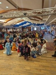 Meldung: Kinderkarneval in Oberschledorn: Ein kunterbunter Nachmittag voller Frohsinn und Tanz