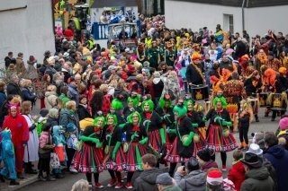 Meldung: Höhepunkt der Session: Straßenkarneval am Tulpensonntag in Oberschledorn