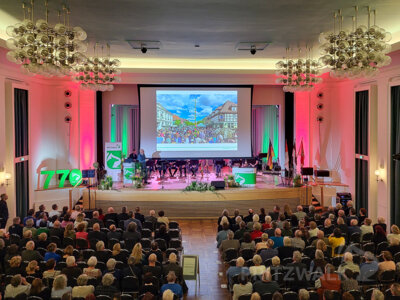 Beim Jahresrückblick von Bürgermeister Dr. Ronald Thiel konnten Pritzwalkerinnen und Pritzwalker in Erinnerungen schwelgen. Foto: Stadt Pritzwalk (Bild vergrößern)