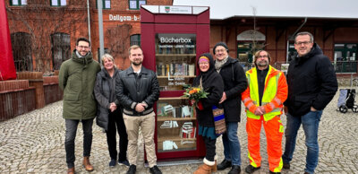 Öffentliche Bücherbox am Bahnhof Dallgow-Döberitz (Bild vergr&ouml;&szlig;ern)
