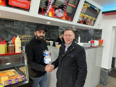 Foto zur Meldung: Neuer Döner-Imbiss: gelungener Start am Perleberger Bahnhof