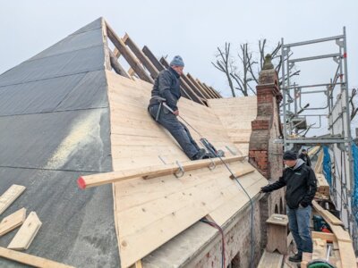 Foto zur Meldung: PROJEKTE: Gutshaus der Zukunft Altfriedland - Start der Hüllensanierung