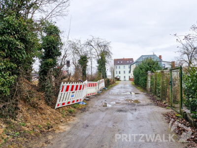 Im Verbindungsweg zwischen der Havelberger Straße und dem Giesensdorfer Weg in Pritzwalk wird weiterhin gebaut. Foto: Stadt Pritzwalk (Bild vergrößern)