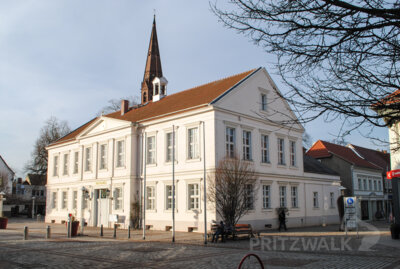 Wegen der Brückentage in diesem Jahr verschieben sich die Samstagsssprechtage im Einwohnermeldeamt. Foto: Stadt Pritzwalk (Bild vergrößern)
