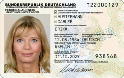 Wenn Erika Mustermann einen neuen Personalausweis oder Reisepass benötigt, dann braucht sie ab Mai 2025 ein digitales Passfoto.