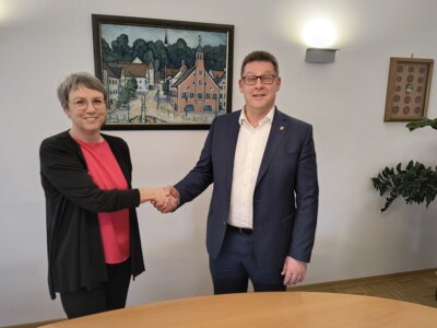 Bildunterschrift: Pamela Hagl möchte als Geschäftsleiterin durch offene Kommunikation und Prozessoptimierung die Stadtverwaltung effizient und zukunftsorientiert weiterentwickeln. (Bild vergrößern)