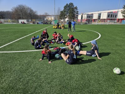 B-Juniorinnen gewinnen Derby beim Bornaer SV (Bild vergrößern)