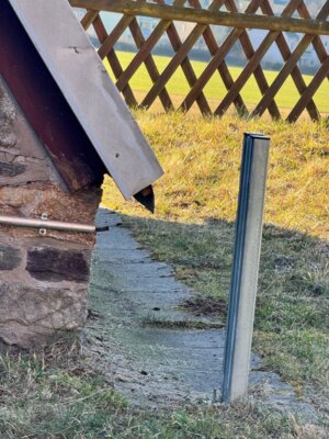 ZEUGENAUFRUF - DIEBSTAHL EINES STRAHLERS AM KEILBERG (Bild vergrößern)