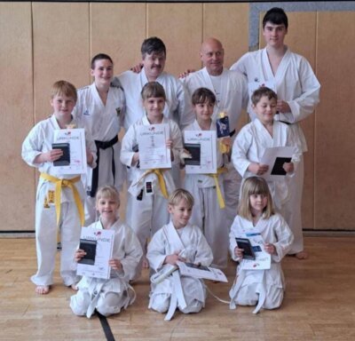 Neue Karate- Gürtel beim TV Borgeln (Bild vergrößern)