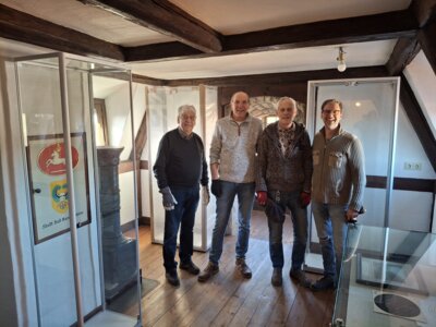 Schützenverein von 1444 überlässt dem Museum Bilder, Bücher und Uniformen