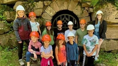 Meldung: Beim HVG-Jugendausflug tief hinab und hoch hinaus
