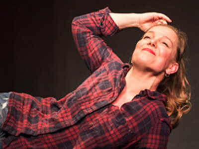 Susann Kloss geht mit ihren Zuhörerinnen und Zuhörern am 1. April in der Stadtbibliothek Pritzwalk auf eine beherzte Mission. Foto: Cathrin Bach (Bild vergrößern)