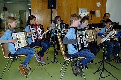 "Ausbildung im Verein lohnt sich!" (Bild vergr&ouml;&szlig;ern)