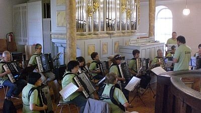 Musikalische Mitwirkung im Gottesdienst (Bild vergr&ouml;&szlig;ern)