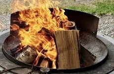Achtung Waldbrandgefahr - Rauchen und Feuer machen ist untersagt! (Bild vergr&ouml;&szlig;ern)