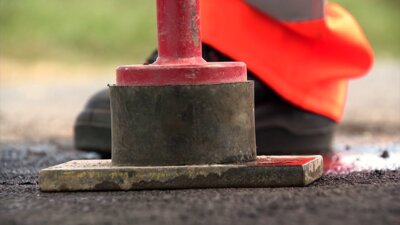 Sperrungen wegen Asphaltflickarbeiten auf Landesstraßen im Landkreis