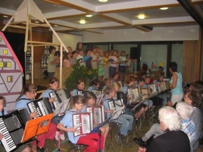 Kooperation Schule und Verein: Wunnensteinschule erhält Namen (Bild vergr&ouml;&szlig;ern)