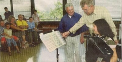 Akkordeon-Nachwuchs stellt Musikalität und Fingerfertigkeit unter Beweis (Bild vergr&ouml;&szlig;ern)