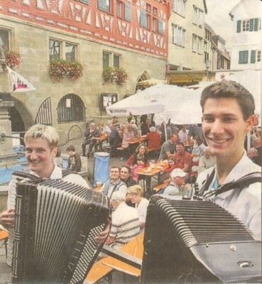 Straßenfest bleibt ein Publikumsmagnet (Bild vergr&ouml;&szlig;ern)