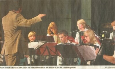 Akkordeonmusik hat auch viele junge Freunde (Bild vergr&ouml;&szlig;ern)